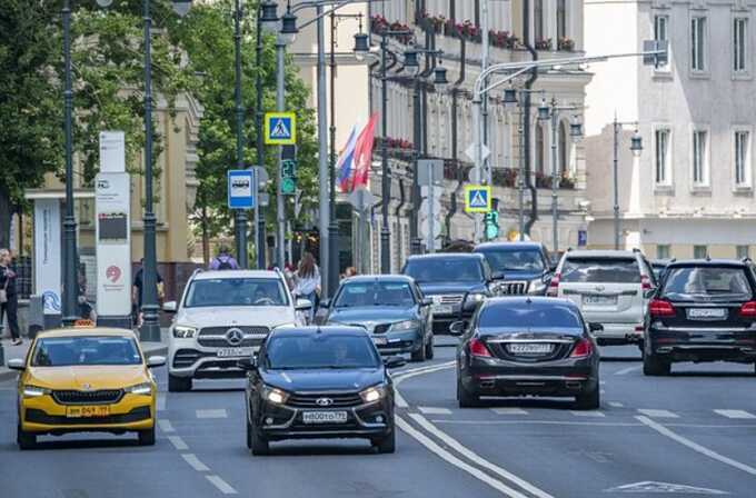 В Москве перекрыли движение по Комсомольскому проспекту