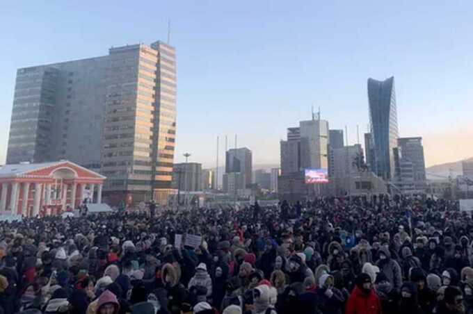 В Монголии продолжаются протесты второй день