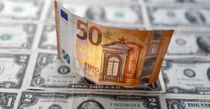Украина рассматривает отказ от доллара в пользу евро