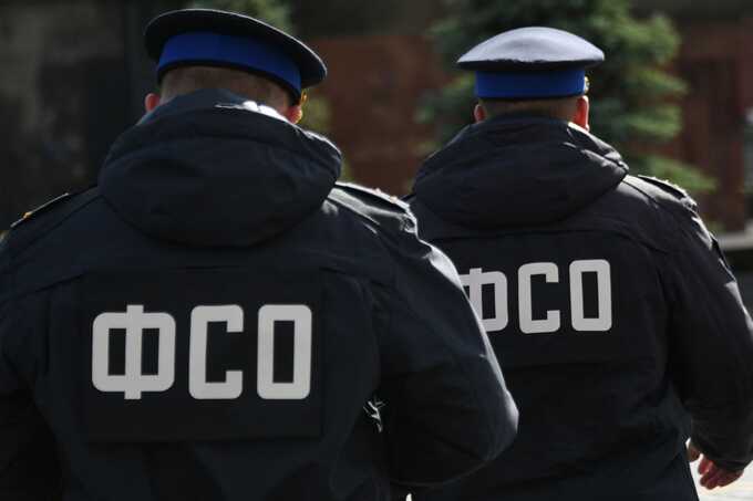 Спецназ и ФСО оцепили внедорожник у Белорусского вокзала