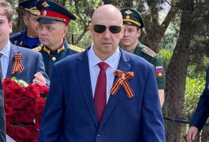 Суровикин получает дипломатический паспорт за день до мятежа и уезжает в Алжир
