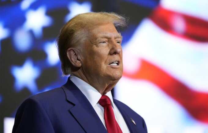 Трамп заявил, что не хочет вводить новые санкции против России