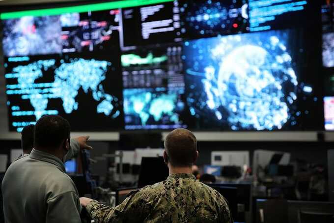 США рискуют утратить лидерство в IT: таланты уезжают, науку урезают, въезд усложняется