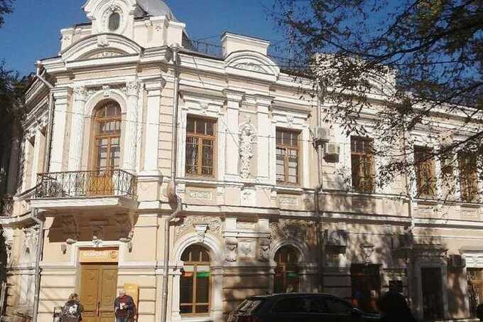 Заменили мемориальную доску на здании НКВД в Таганроге