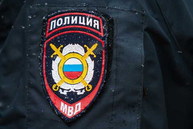 В Югре мошенник в форме полицейского выманил у женщины 500 тысяч рублей