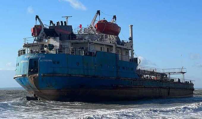 Судовладелец «Волгонефть-239» отрицает утечку мазута
