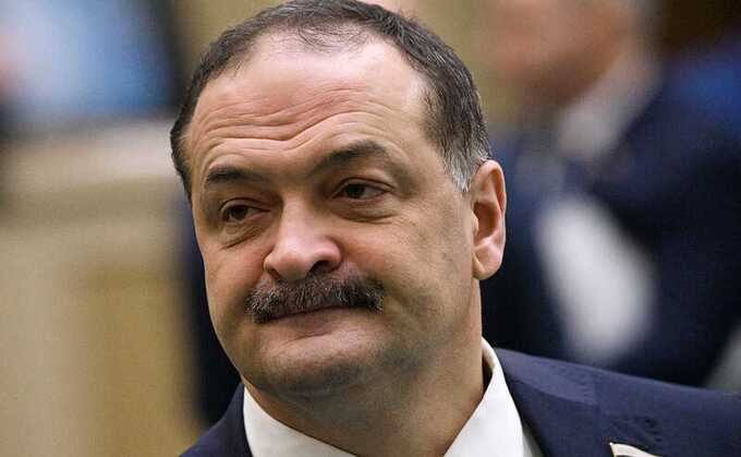 Глава Дагестана Меликов уволил Магомедова с поста госсекретаря