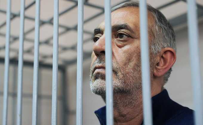 Ленинский суд Екатеринбурга поместил Бакира Сафарова под арест по обвинению в убийстве