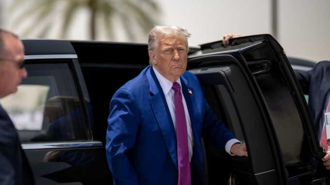 Визит Трампа в Китай обсуждается на фоне разногласий в Белом доме