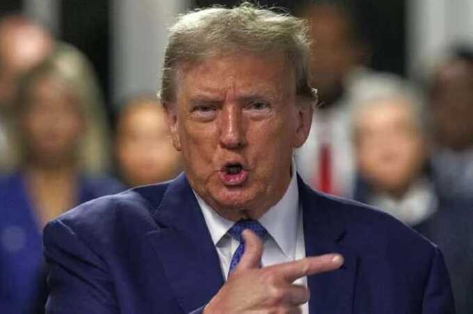 Трамп обвинил демократов в выдумке истории о списке Эпштейна